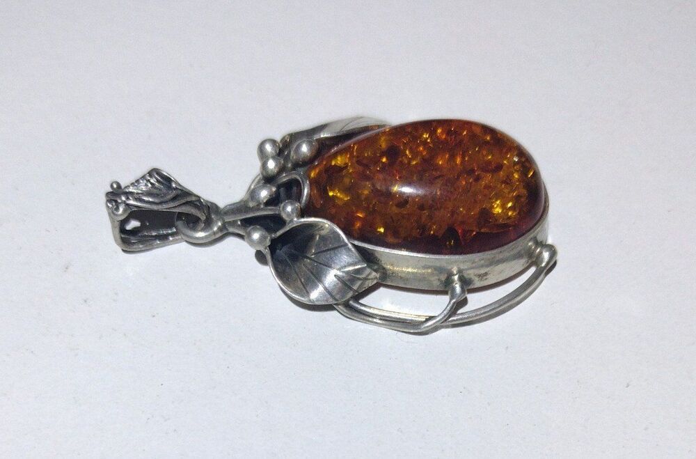 Beautiful Vintage Sterling Silver Amber Pendant - Delicate Vine Detailing - Picture 4 of 11